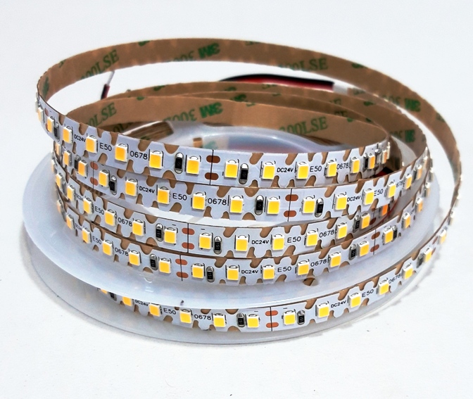 Smd2835 tira led zig zag 120led/mt, dc24v, 10w/mt, 6000k,  ip20 